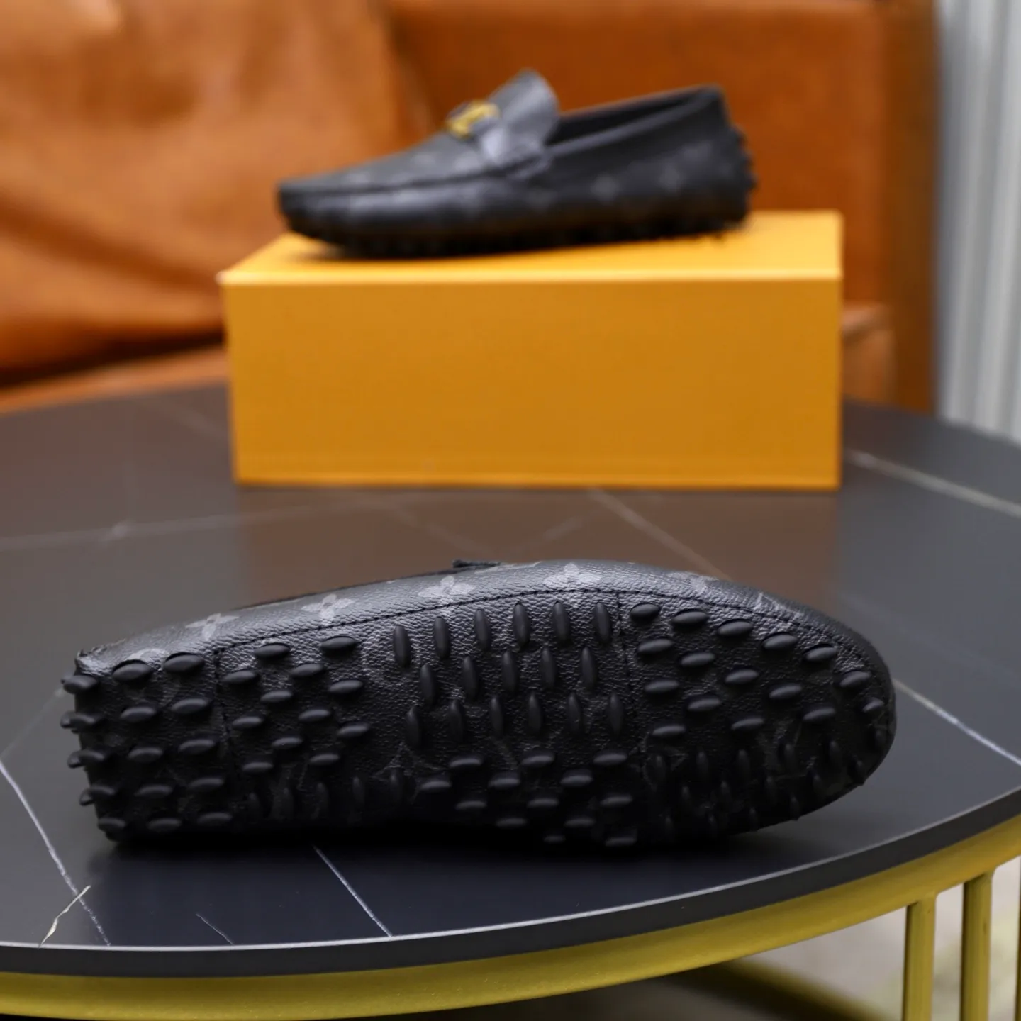 Ex-factory price: 480💰【LV】Louis Vuitton ⚠️High-end men’s driving and pedal series ⚠️38-44 (customized for 45) ⚠️All original cowhide leather! Thick and soft! Made entirely of calfskin lining! The latest non-slip beanie sole! Three-dimensional package technology! Fashionable and classic! Handicrafts! Original high quality! Feel free to compare!